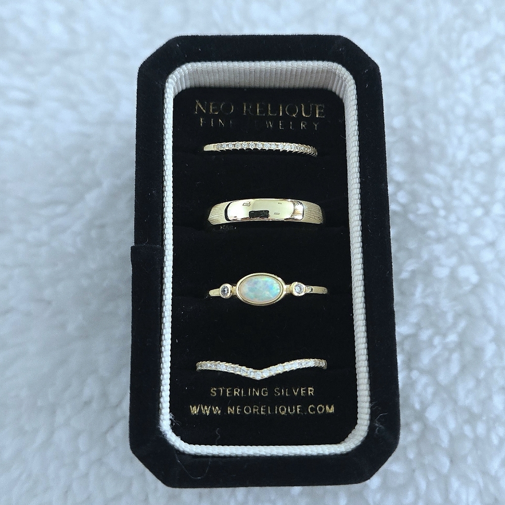 Neo Relique Set of Four4️⃣ Gold💛 Rings💍 - NIB